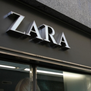 Considerazioni sulle coppie nei camerini di Zara